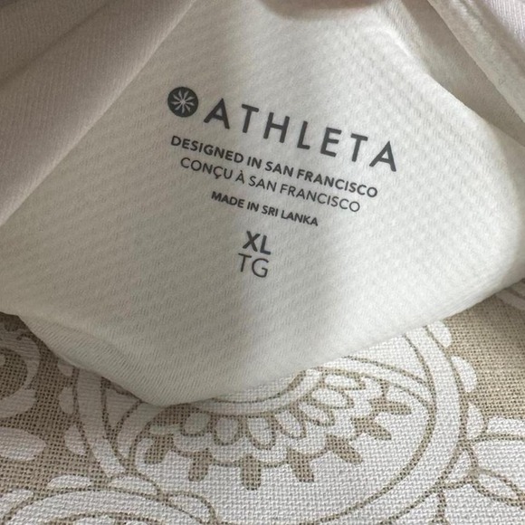 NWT Athleta Essential Support Tank With Self Bra White Minimalist Athleisure - Picture 4 of 7